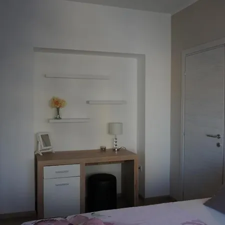 Luka アパート プーラ